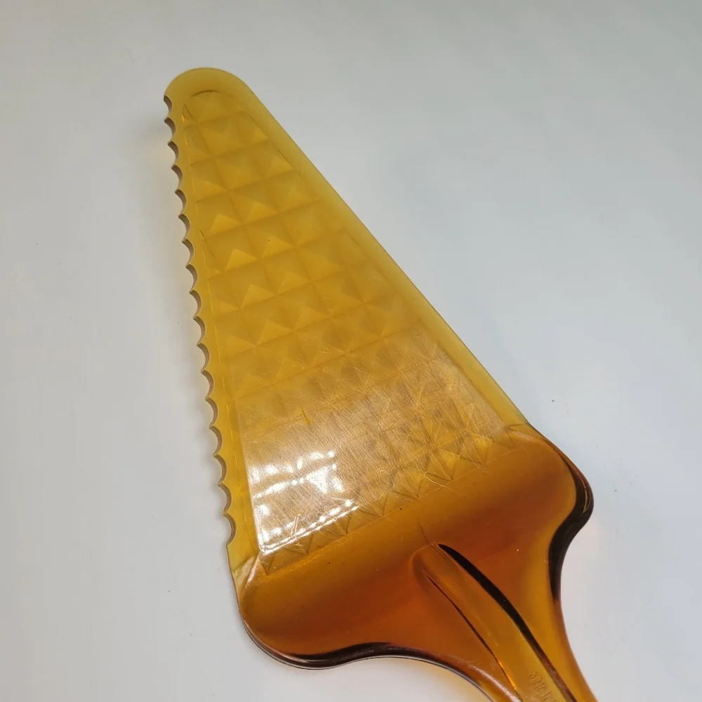 Vintage Ultratemp Amber Pie Cake Server #2119 Serrated Robinson Knife Co USA
